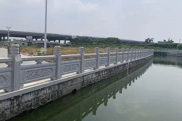 大连花岗岩栏杆和青石栏杆哪个好 品质好才是硬道理 同城本地域经销商